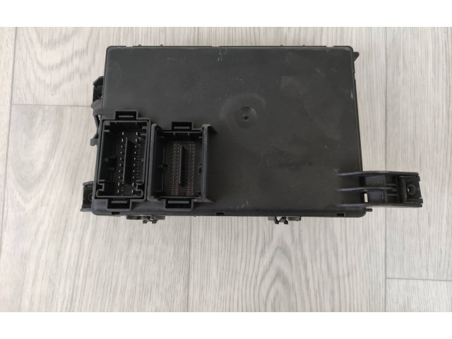 Блок предохранителей 00517986150   Fiat Grande Punto    