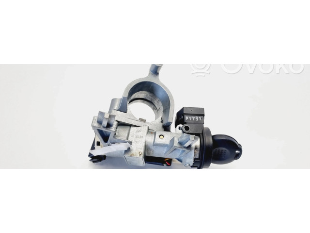 Комплект блоков управления MR951770, MM0038001   Mitsubishi Colt