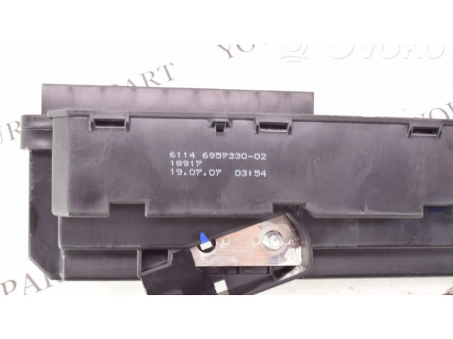 Блок предохранителей 6957330   BMW 6 E63 E64    