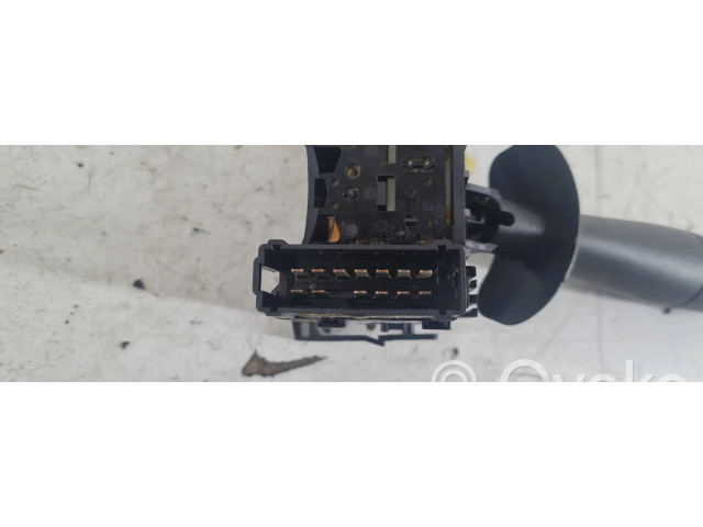 Ручка стеклоочистителей 8200002460, 17D1CCR1   Renault Laguna II