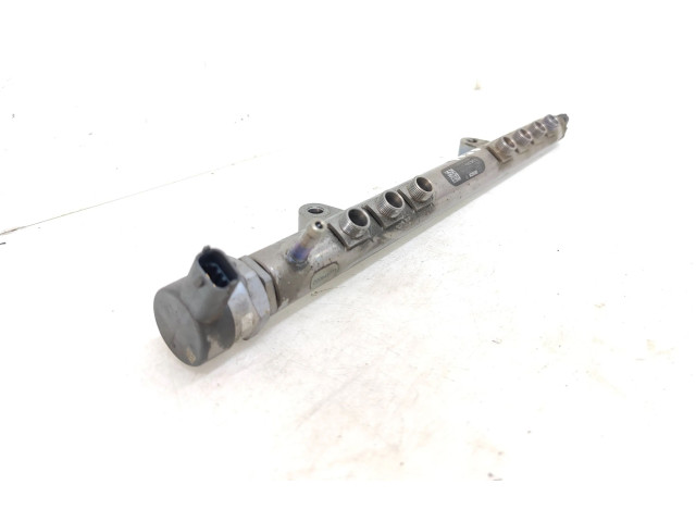 Vstřikovací lišta 30777759, 0445215025   Volvo V60    D 5244 T11 