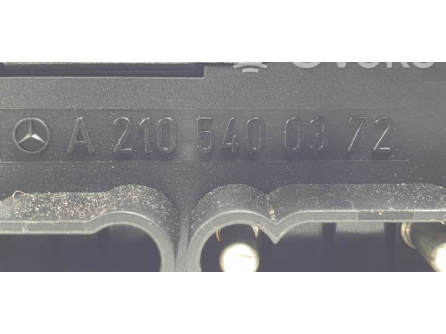   Pojistková skříňka A2105400372   Mercedes-Benz E W210 1999