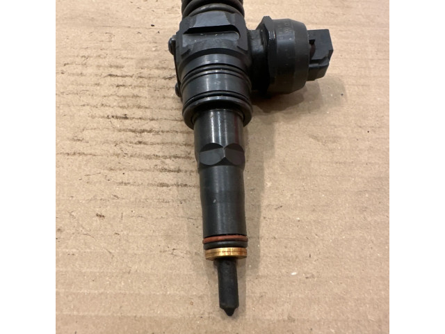 Vstřikovač 038130073ak   Volkswagen Sharan  pro naftový motor 1.9  