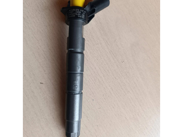 Vstřikovač A6540700187   Mercedes-Benz E W213  pro naftový motor 2.0  