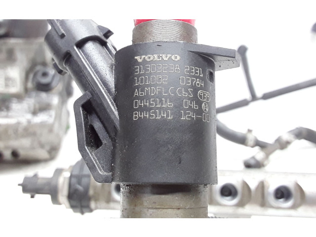 Vstřikovač 31272896, 31303238   Volvo V60    D5204T2 