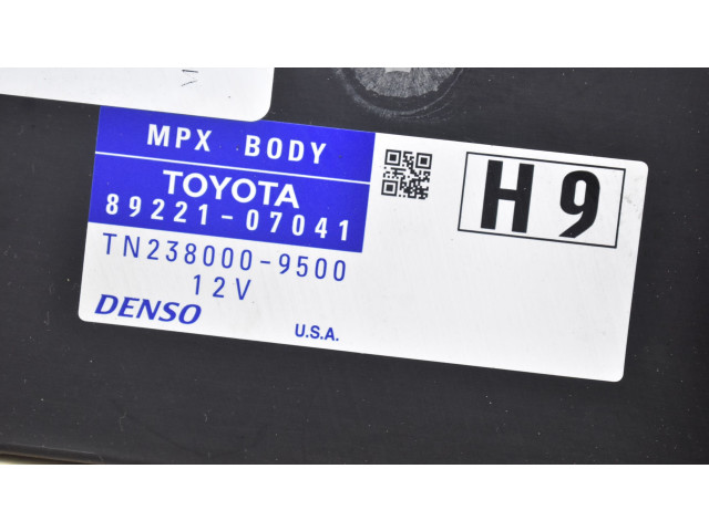  Pojistková skříňka 89221-07041, 89221-07041   Toyota Avalon XX10 2015