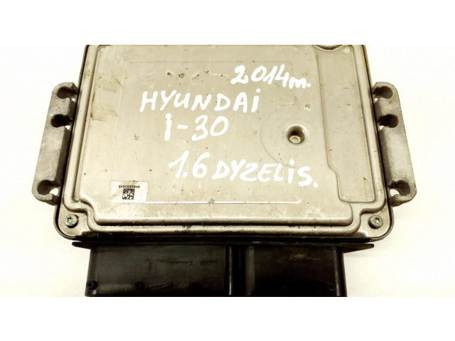 Řídící jednotka 391122A976, 0281030860   Hyundai i30 2014