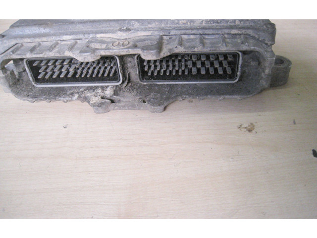 Блок управления двигателя 0281010044   Renault 4
