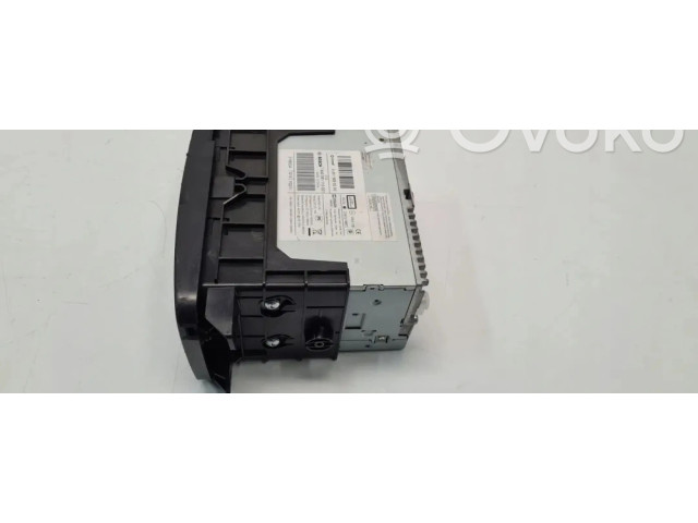 Радио/ проигрыватель CD/DVD / навигация    Smart ForFour II W453    