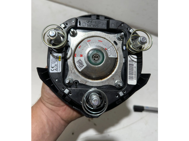 Подушка безопасности водителя 80100J7100, J756900020   KIA Xceed