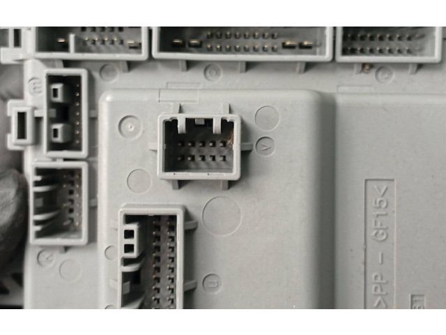 Блок предохранителей  E2VTV0E240, 7002612011   Honda Civic IX    