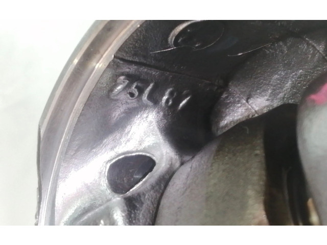 Píst 75L82, CONBIELA   Mazda 3 I    Y601 