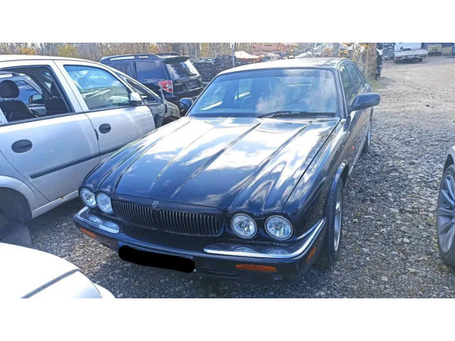 Vstřikovací lišta    Jaguar XJ X308  pro benzínový motor 3.2  