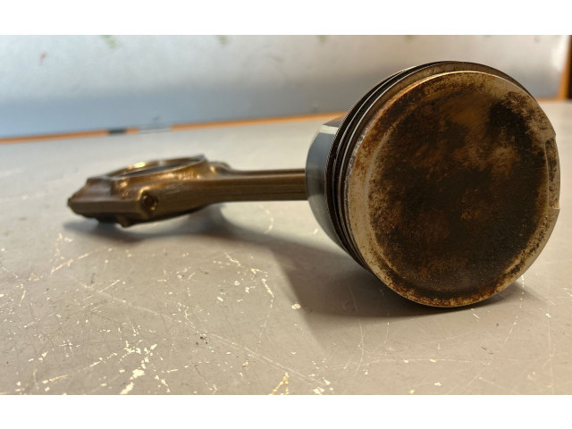 Píst 81P32   Audi A6 S6 C5 4B     