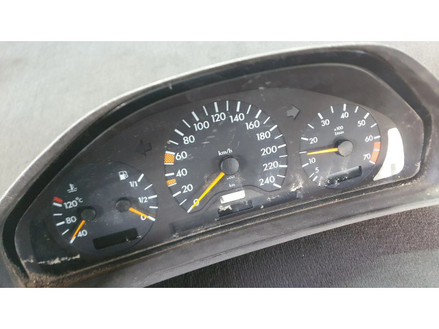 Přístrojová deska  Mercedes-Benz E W210 2000 A2105404947, 88311256  