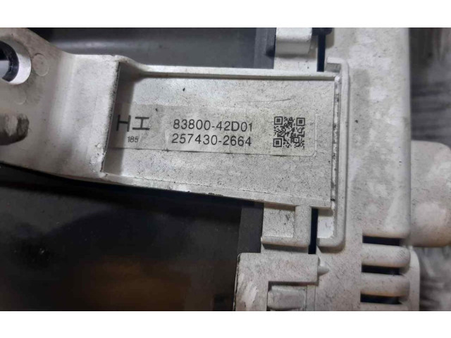 Přístrojová deska  Toyota RAV 4 (XA20) 2006 8380042D01  