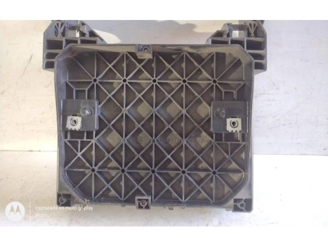 Блок предохранителей 1074221   Ford Galaxy    