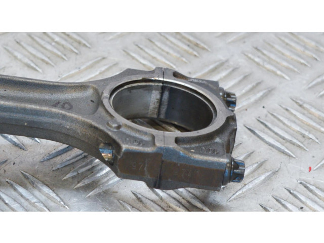 Píst    BMW 5 E39  pro naftový motor 2.5 M57 D25 (256D1) 