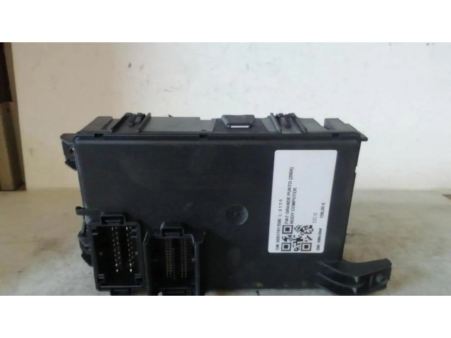 Блок предохранителей 00517817590   Fiat Grande Punto    