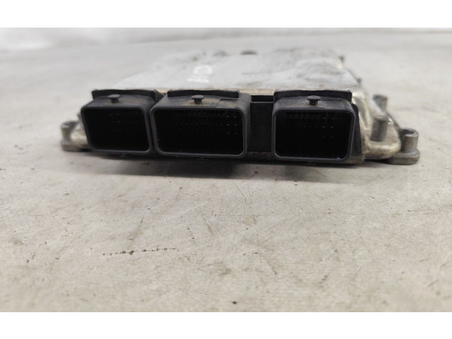 Блок управления двигателя 0281011608   Fiat Ulysse