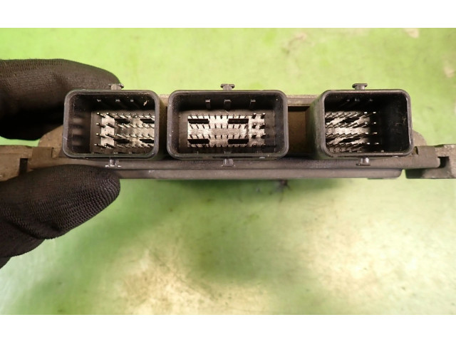 Блок управления двигателем ECU