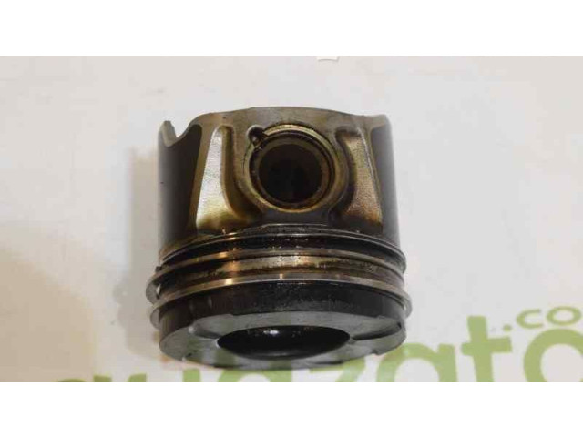 Píst 93177293, 93192654   Opel Corsa C     