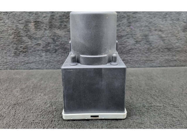 Вакуумный насос центрально замка  8L0862257D   Audi A6 S6 C4 4A 