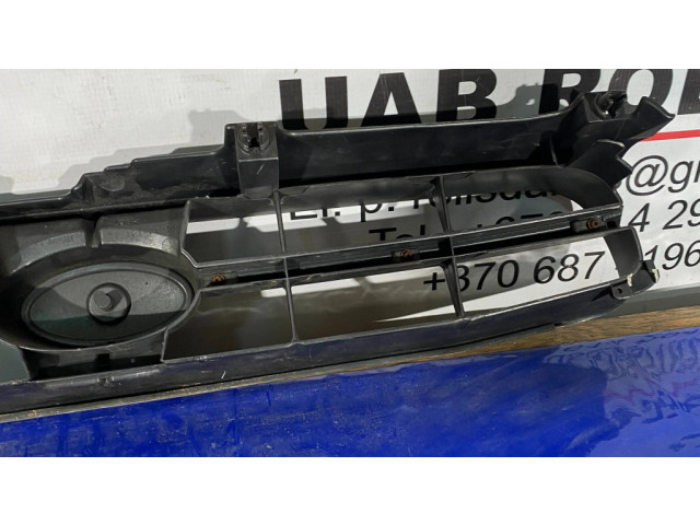 Передняя решётка Subaru Impreza II 2003-2005 года 91121FE150      