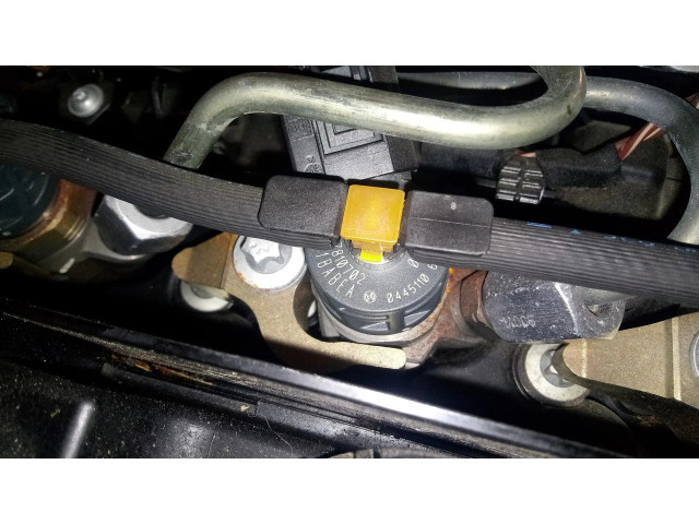 Vstřikovač 7810702   BMW 2 F22 F23  pro naftový motor 2.0 N47D20C 