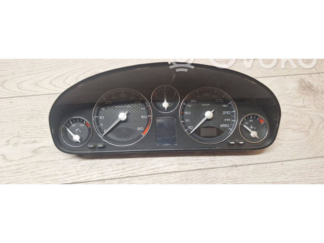 Přístrojová deska  Peugeot 607 2004 A2c53098089  