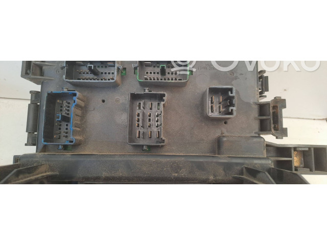 Блок предохранителей P04692233AC, 16238AC   Chrysler 300 - 300C    