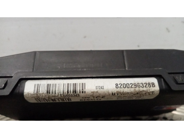Pojistková skříňka Řídící jednotka BSM 8200296328B   Dacia Logan Pick-Up 2007