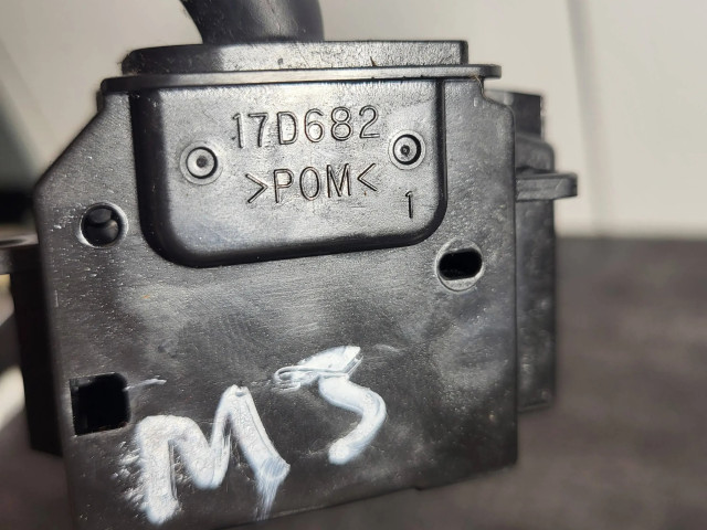 Ручка стеклоочистителей 17D682   Mazda 3 I