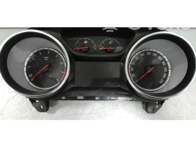 Přístrojová deska  Vauxhall Astra K 2015 39030267, 39042932  