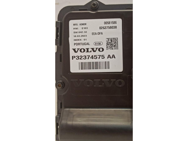 Přístrojová deska  Volvo XC40 2023 32374575  