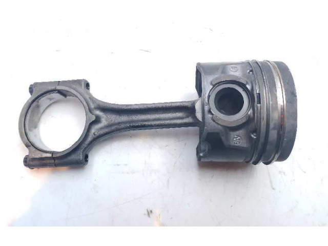  Поршень YH01 SU001A7833  Toyota Proace  
