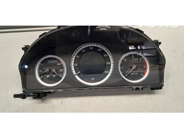 Přístrojová deska  Mercedes-Benz C W204 2011 A2049002605  