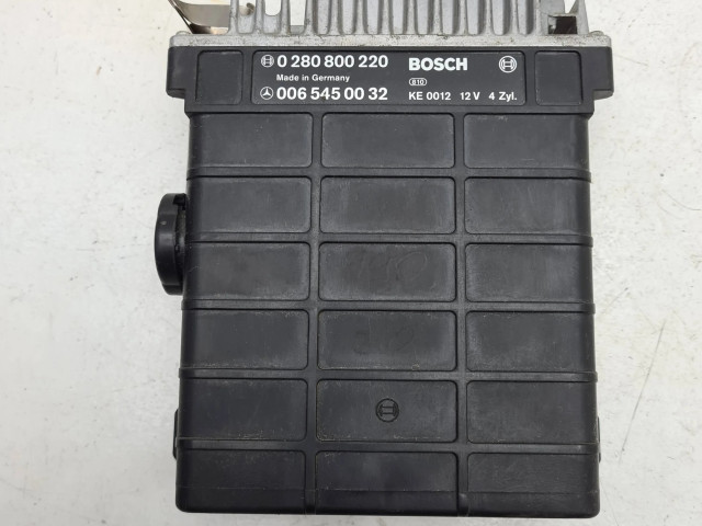 Блок управления двигателя 0065450032, KE0012   Mercedes-Benz 190 W201