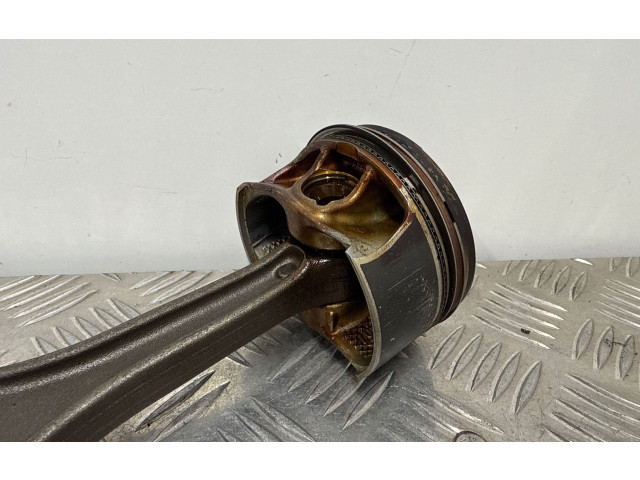 Píst 06M099C, R6MK   Audi A4 S4 B9 8W    CWG 