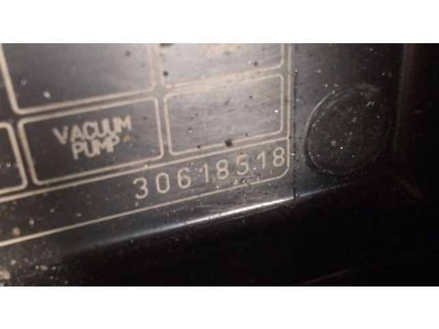   Pojistková skříňka 30859714, 72541985   Volvo S40, V40 2002