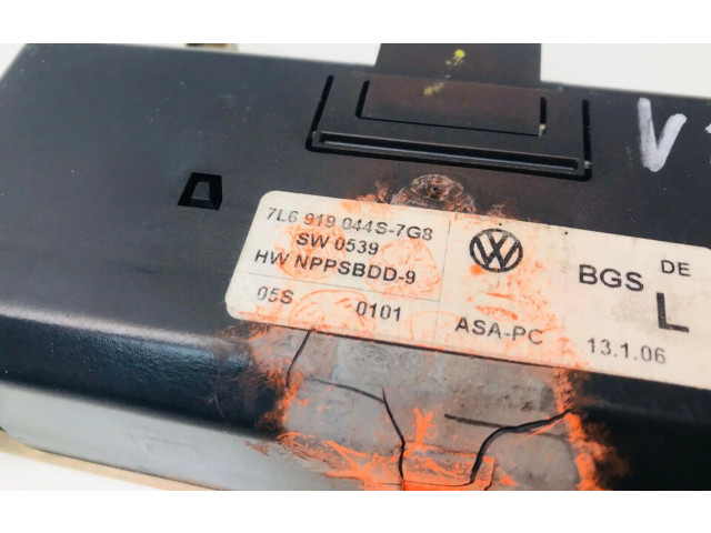 Дисплей    7L6919044S   Volkswagen Touareg I