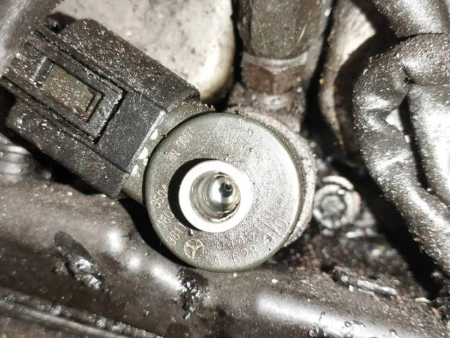 Vstřikovač 0445110104   Mercedes-Benz ML W163  pro naftový motor 4.0  