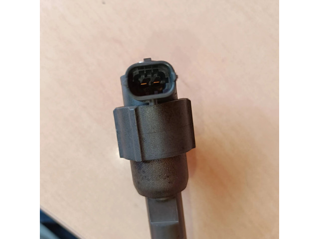 Vstřikovač 338002a800, 0445110411   Hyundai ix35  pro naftový motor 1.7  