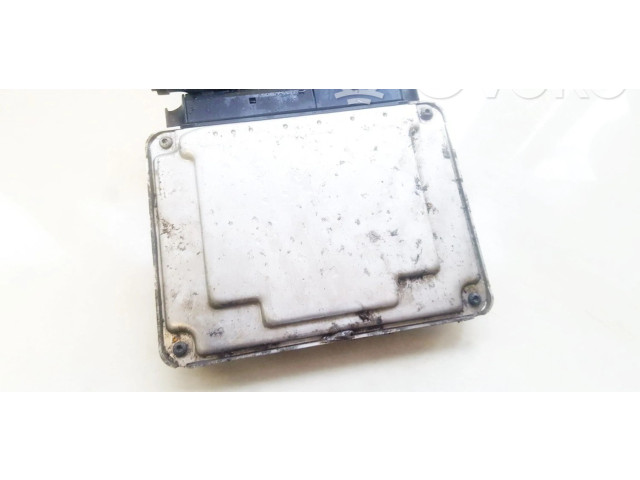 Блок управления двигателя 038906019nr, 0281013081   Skoda Roomster (5J)