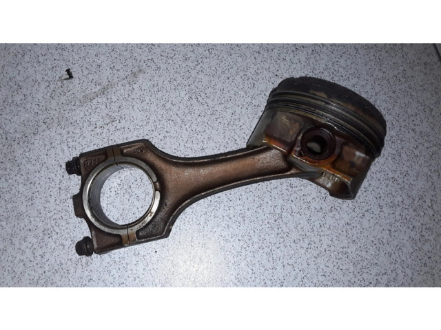 Píst 11241437211, 1437211   BMW 3 E36  pro benzínový motor 2.5 M50B25 