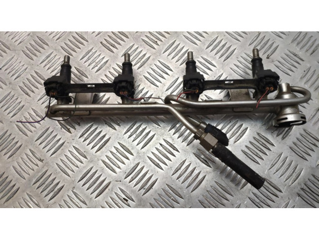 Vstřikovací lišta 06B133681L, 06B133551T   Audi A4 S4 B6 8E 8H  pro benzínový motor 2.0  