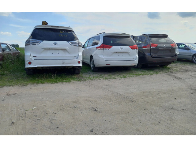 Вентилятор печки    272700-0560   Toyota Sienna XL30 III