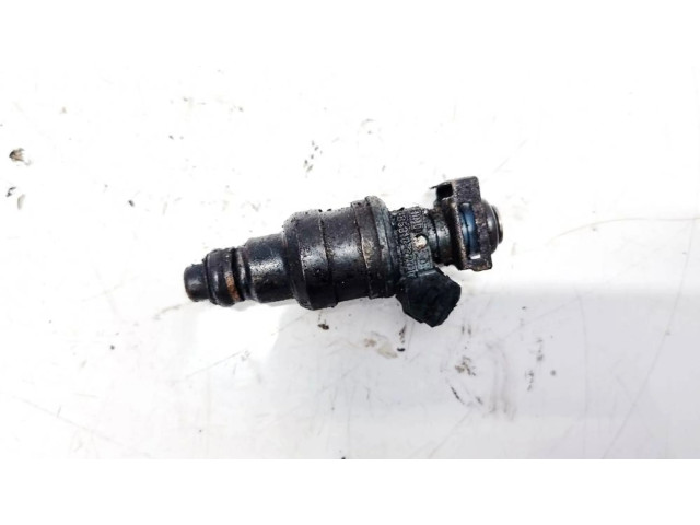Vstřikovač 3531022010, 9250930006   Hyundai Pony  pro benzínový motor 1.5  