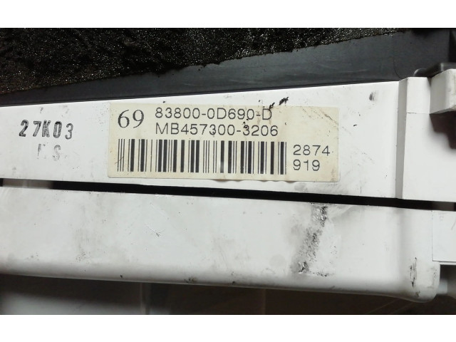 Přístrojová deska  Toyota Yaris 2008 838000D690D  