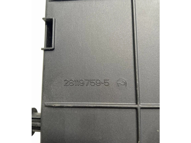 Блок предохранителей 281197595   Peugeot Partner    